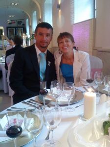 dscf9202-dsc07475-meine-frau-und-ich-im-anzug-1-6-2012-kurz-nach-19-uhr-burgrestorant-bratislava.jpg