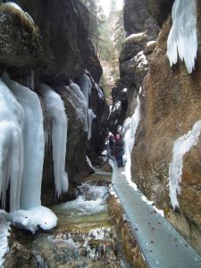 dscf2991-winterliche-atmosphre-in-der-klamm-diery.jpg