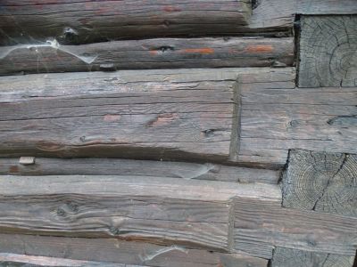 DSC07859-altes-Holzhaus.JPG