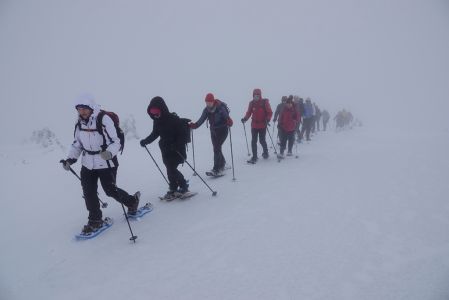 _dsc8409_gruppe_mit_schneeschuhen.jpg